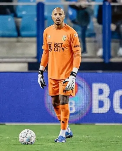 IG @eloyroom Eloy Room, portero de Curazao