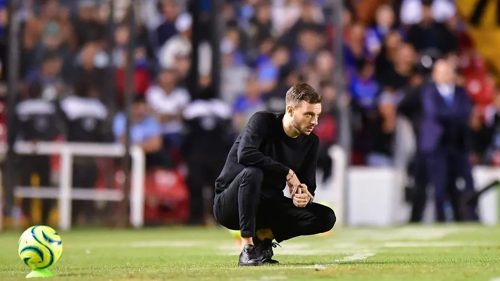 MEXSPORT Martín Anselmi dirigiendo a Cruz Azul