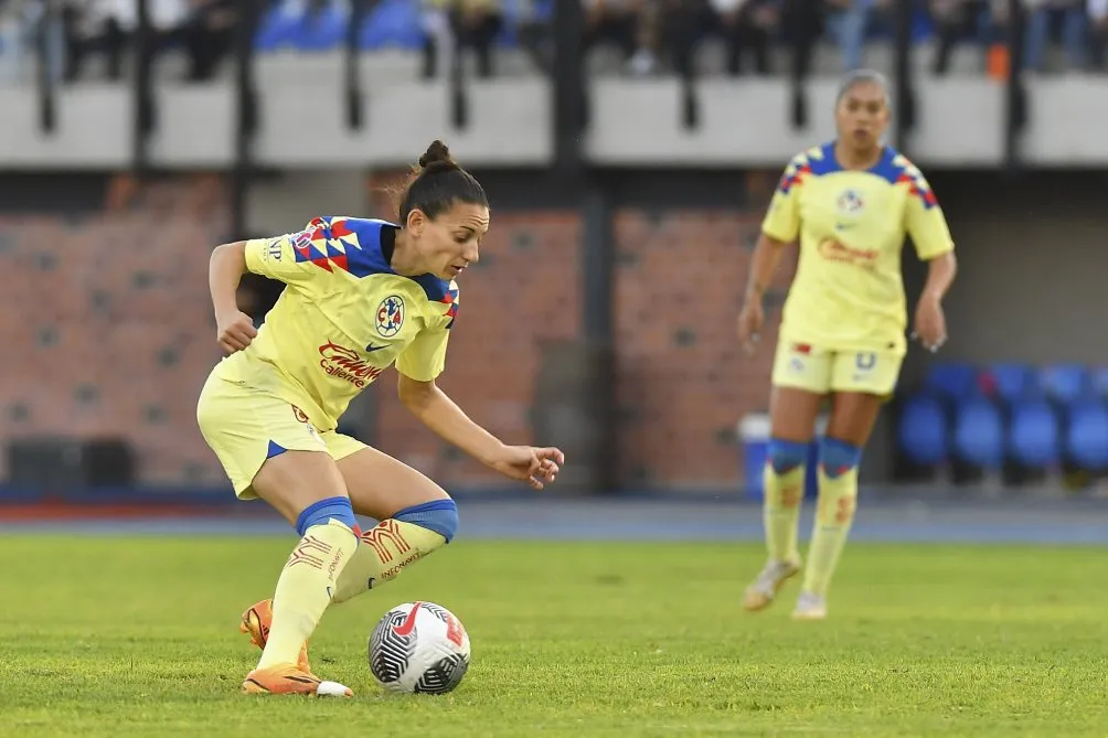 MEXSPORT Aurélie Kaci en el partido contra Gallos Femenil