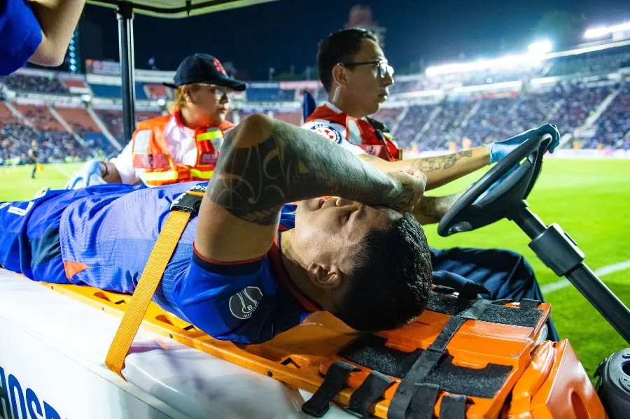 MEXSPORT Gabriel Fernández salió lesionado el último partido