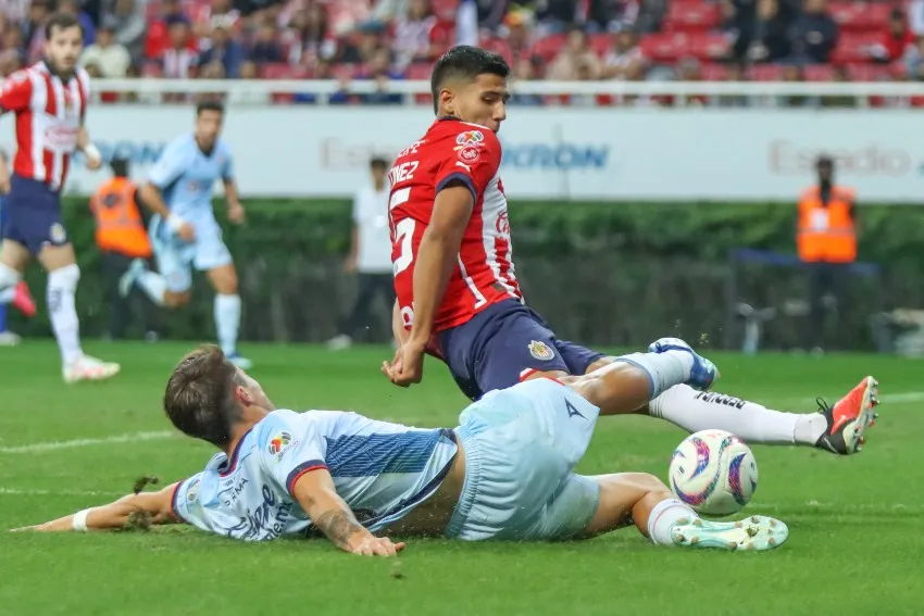 MEXSPORT Martínez sufrió un esguince en el tobillo