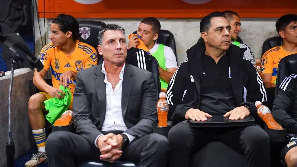 IMAGO7 Robert Dante Siboldi dirigiendo a Tigres