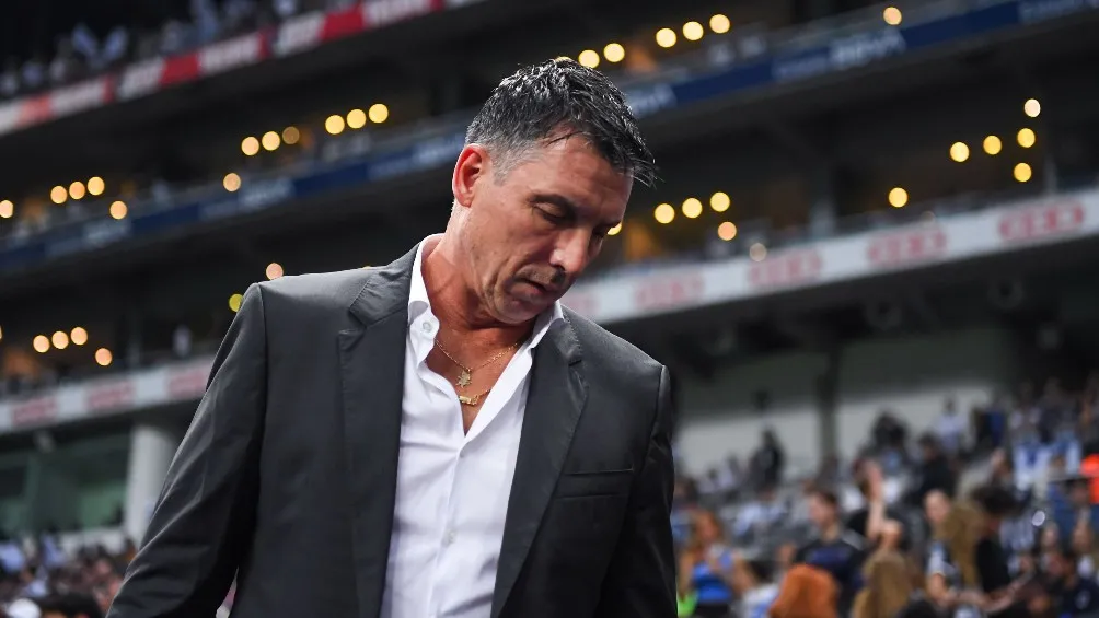 IMAGO7 Robert Dante Siboldi se fue suspendido