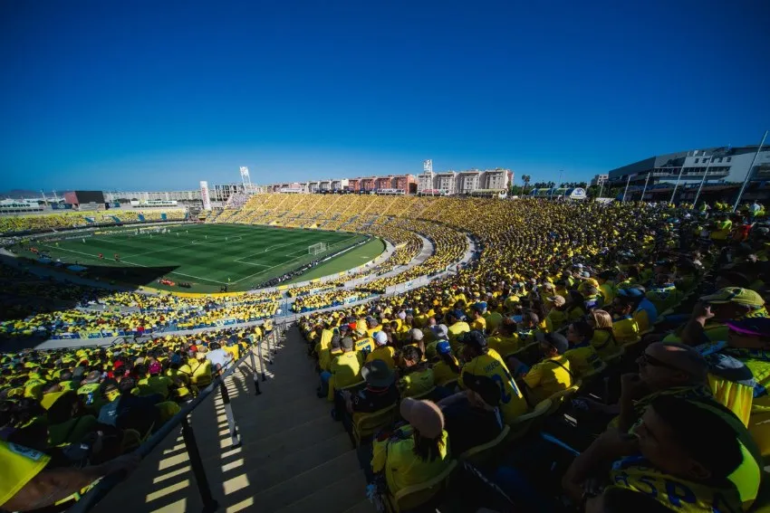 @UDLP_Oficial Afición de Las Palmas en un partido