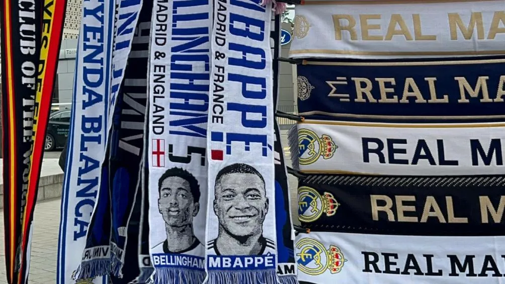 X: @cagv1970 Mbappé junto a Bellingham