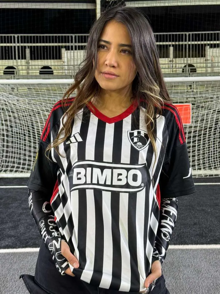 @mercedes_roa Mercedes Roa, presidenta de Club de Cuervos