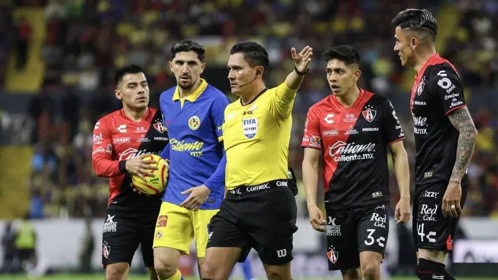 MEXSPORT Fernando Guerrero marca penal a favor de América