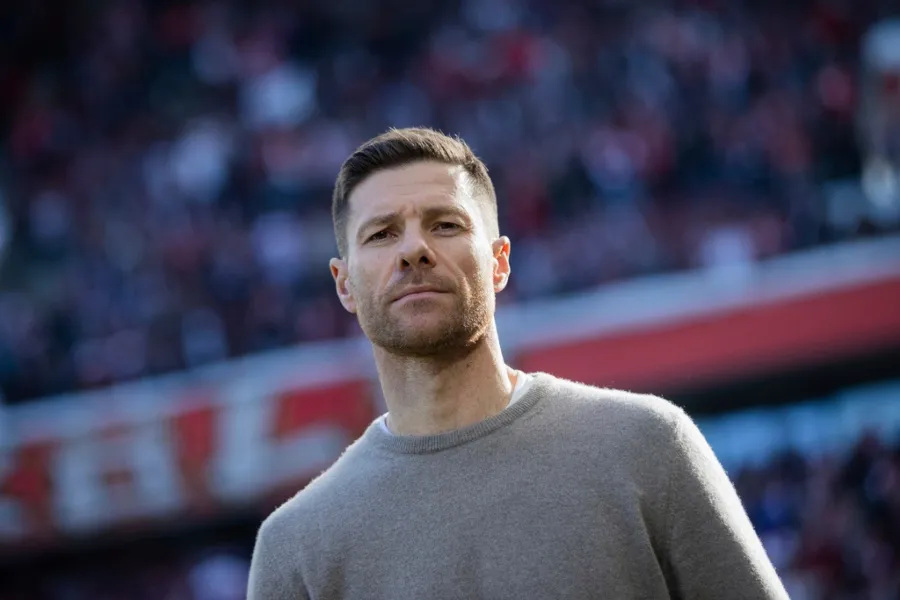 AP Xabi Alonso, DT de Bayer Leverkusen