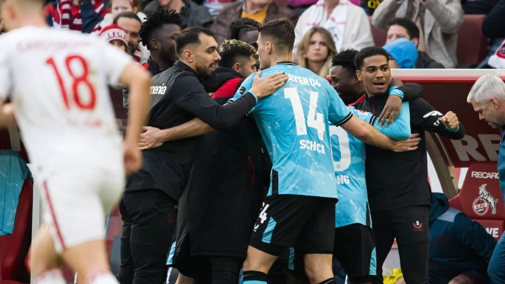 TWITTER: @bayer04fussball El Leverkusen festeja la victoria ante el Koln