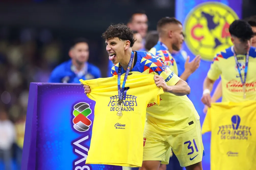 IMAGO 7 Lichnovsky en la celebración del título de América ante Tigres