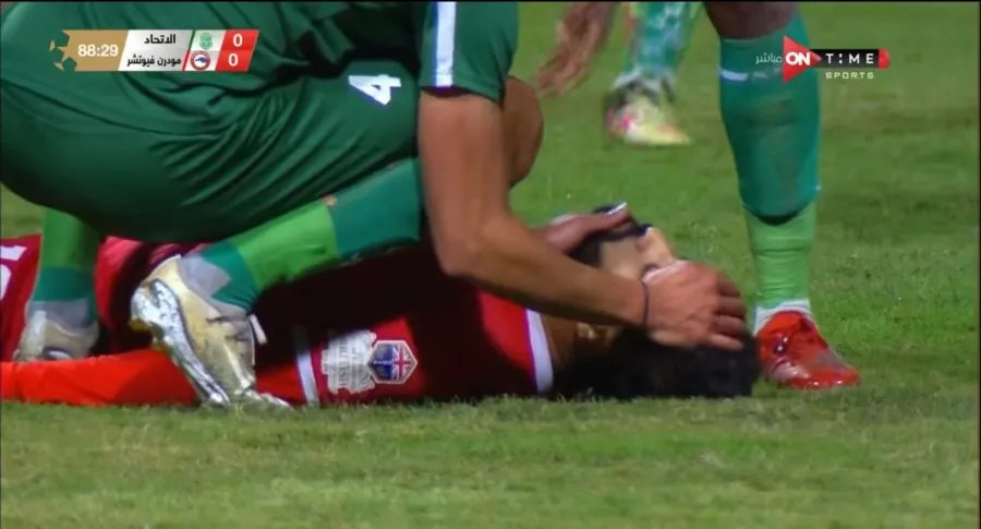 CAPTURA DE PANTALLA: VIDEO Ahmed Refaat sufrió un paro cardiaco