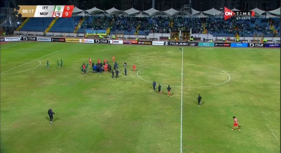 CAPTURA DE PANTALLA: VIDEO Ahmed Refaat fue atendido en el campo