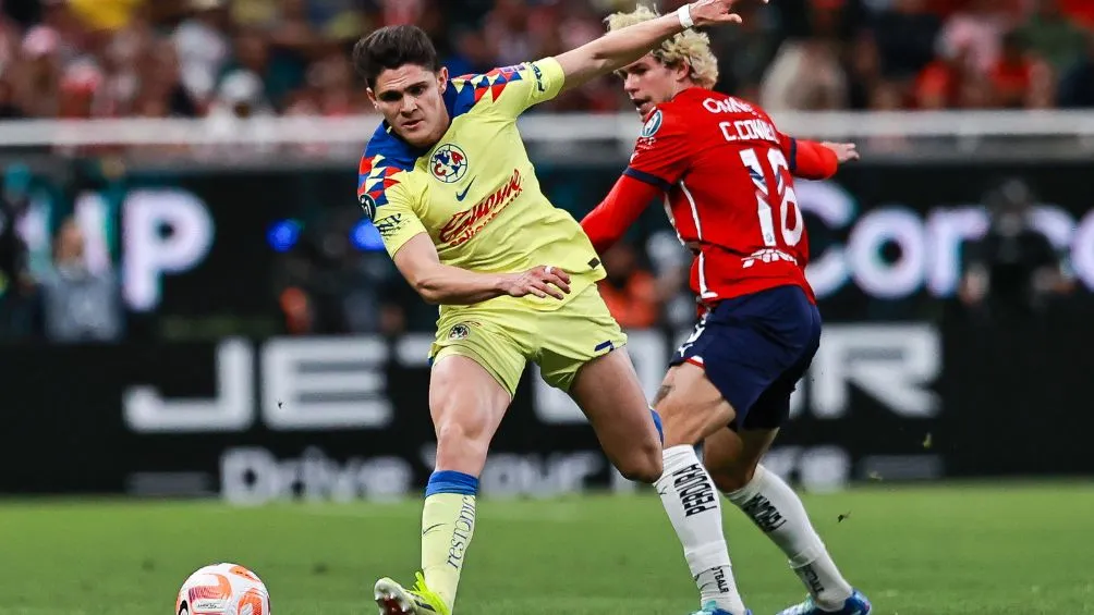 MEXSPORT Reyes en el partido ante Chivas