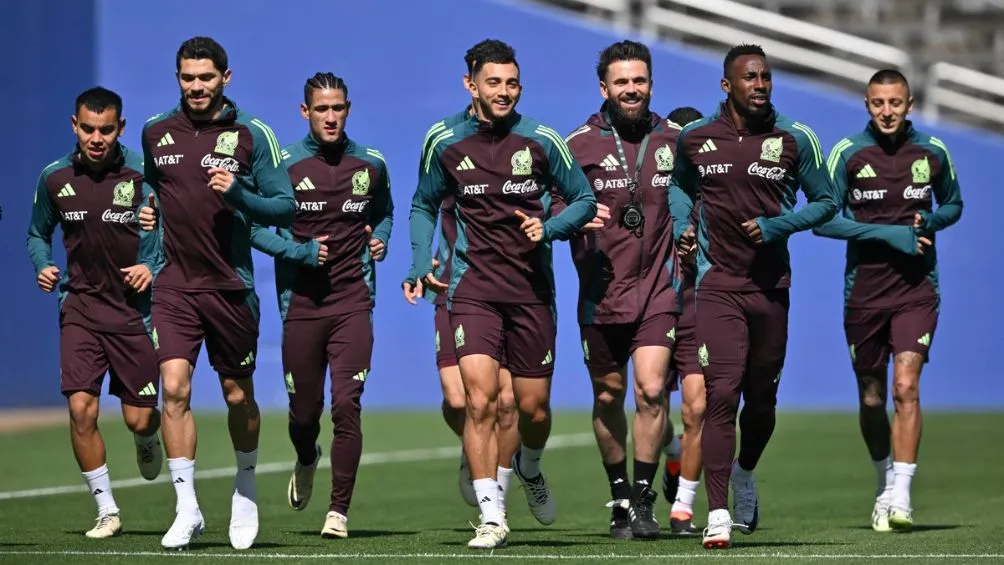 TWITTER: @miseleccionmx Alvarado y Quiñones entrenando con Selección