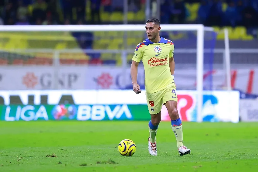 IMAGO7 Sebastián Cáceres en un partido de América