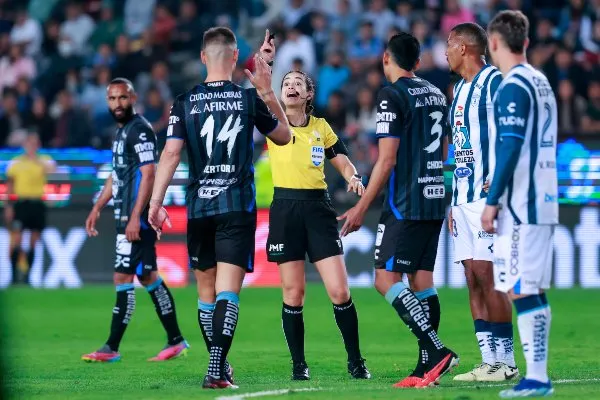 IMAGO7 Katia García en el Pachuca vs Querétaro