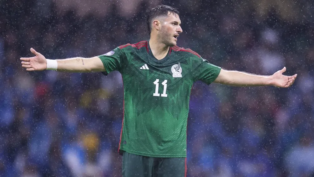 Santiago Giménez, único centro delantero de México en Europa