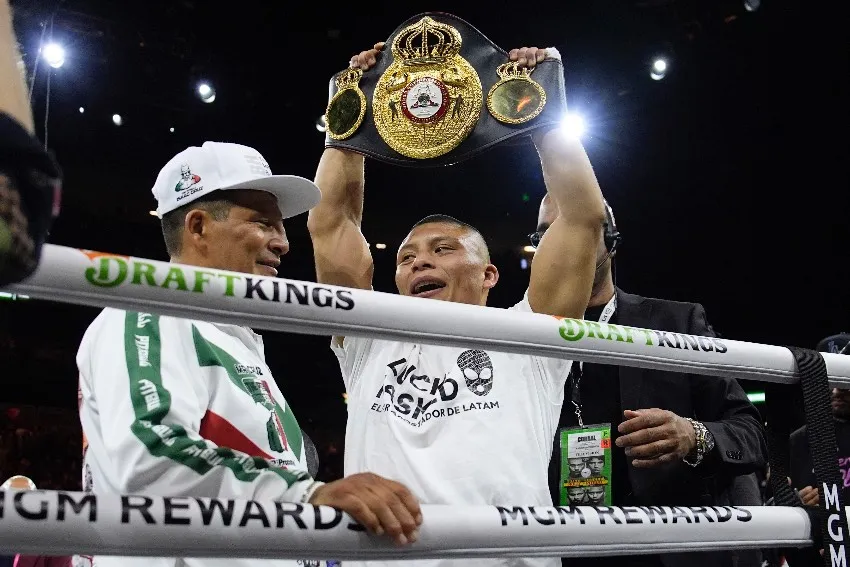 AP 'Pitbull' Cruz venció a Romero en Las Vegas