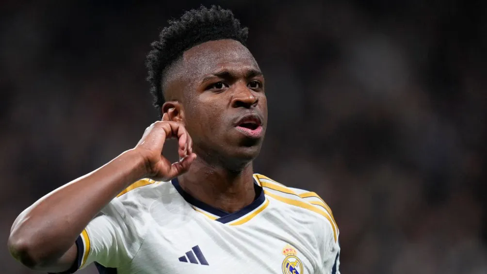 AP El brasileño provocando a la afición rival