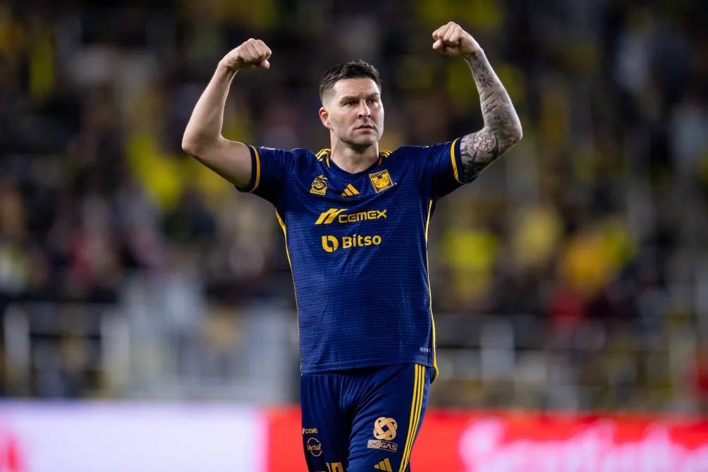 MEXSPORT Gignac en celebración de su gol ante Columbus