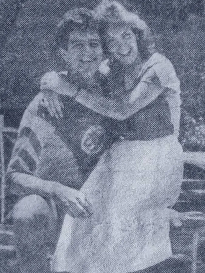 CAPTURA DE PANTALLA: TWITTER Carlos Hermosillo y Laura Flores