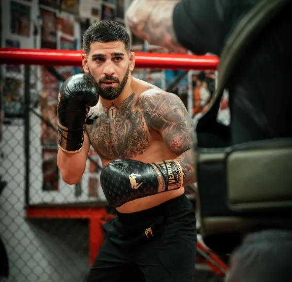 IG @iliatopuria Ilia Topuria durante un entrenamiento