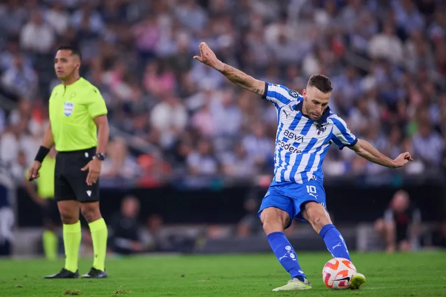 MEXSPORT Sergio Canales en el duelo ante Inter Miami