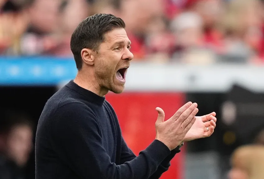 AP Xabi Alonso, DT del Bayer Leverkusen