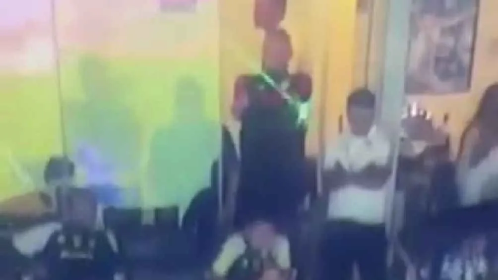 CAPTURA DE PANTALLA TWITTER Apuntó con un láser al portero rival