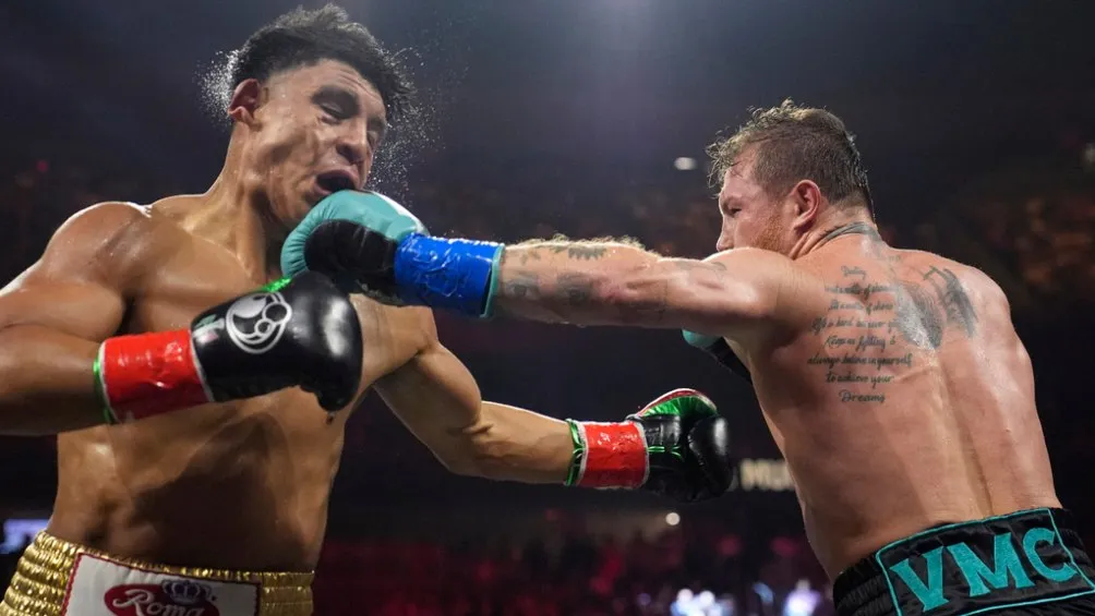 AP Canelo venció a Munguía por decisión unanime