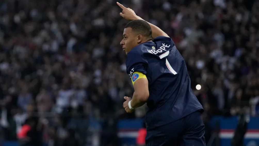 AP Kylian Mbappé ya se despidió del Parque de los Principes