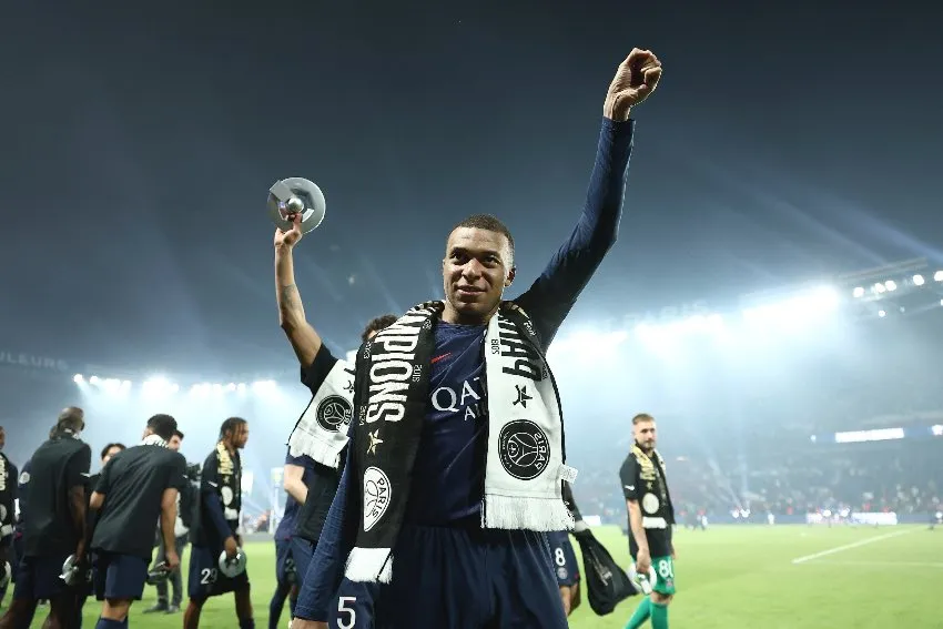AP Mbappé y PSG ganaron el título de Liga