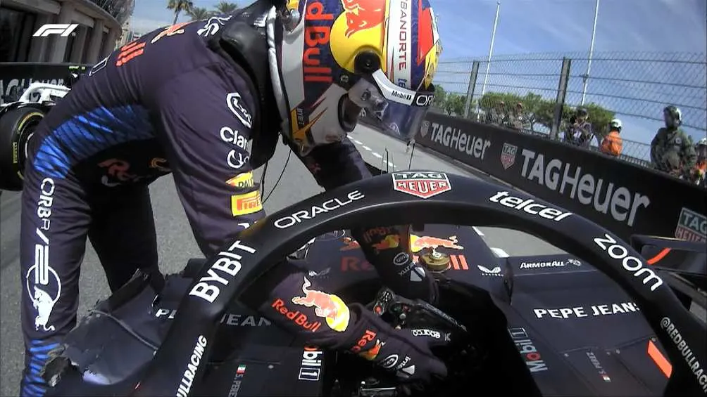 X: @F1 Checo pudo salir por propia cuenta del auto