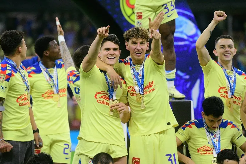 IMAGO7 Igor Lichnovsky celebrando la 15 del América