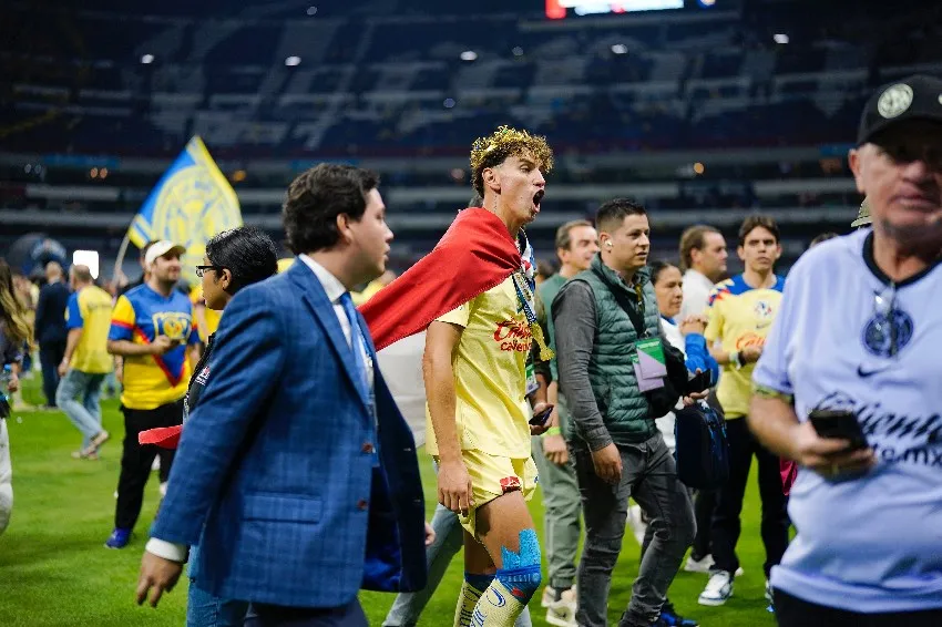 IMAGO7 Igor Lichnovsky celebrando la 15 del América