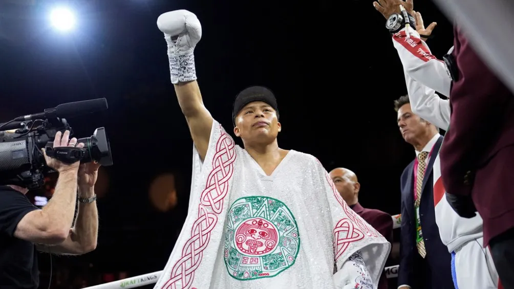 AP Isaac 'Pitbull' Cruz, campeón superligero