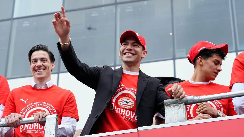 X:@PSVespanol Lozano en el festejo del PSV tras el título de liga