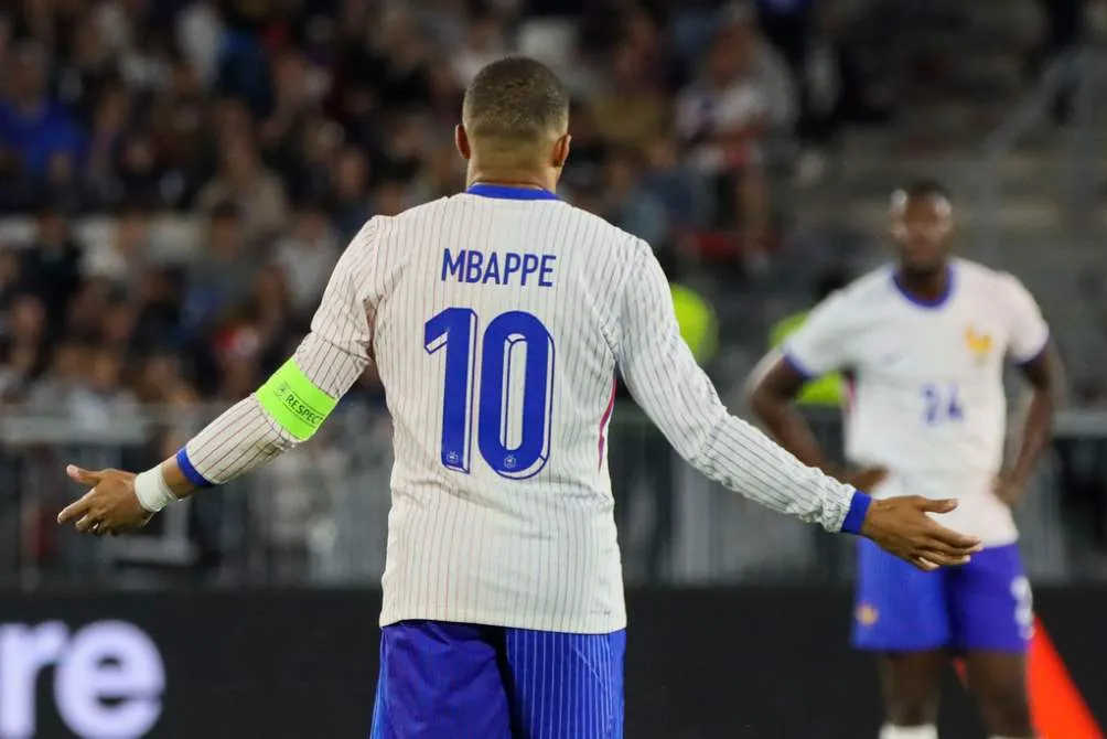 AP Mbappé presentó molestias físicas en la preparación de su selección