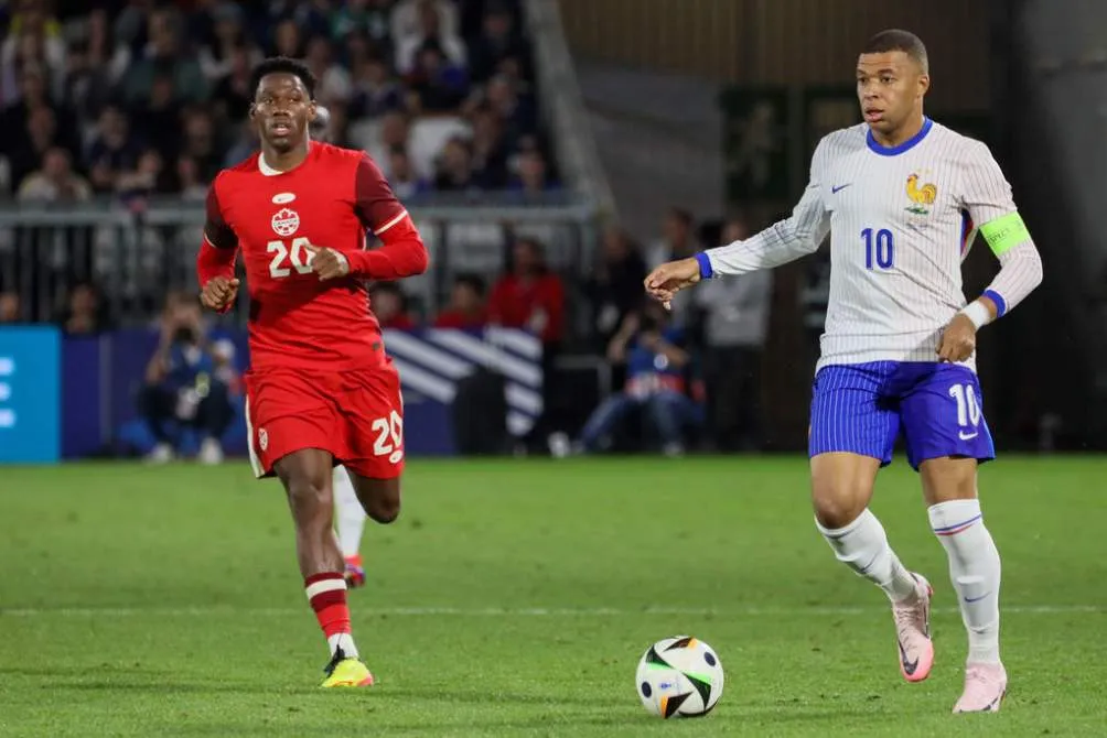 AP Mbappé jugó los últimos 15 minutos del partido