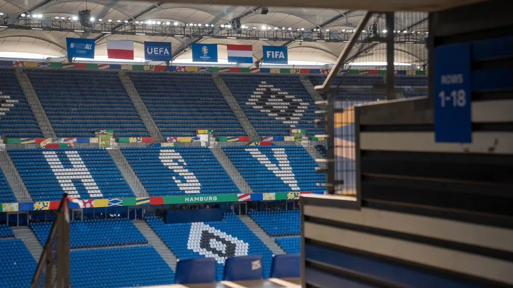 X: @OnsOranje El partido se va a jugar en la casa del Hamburgo