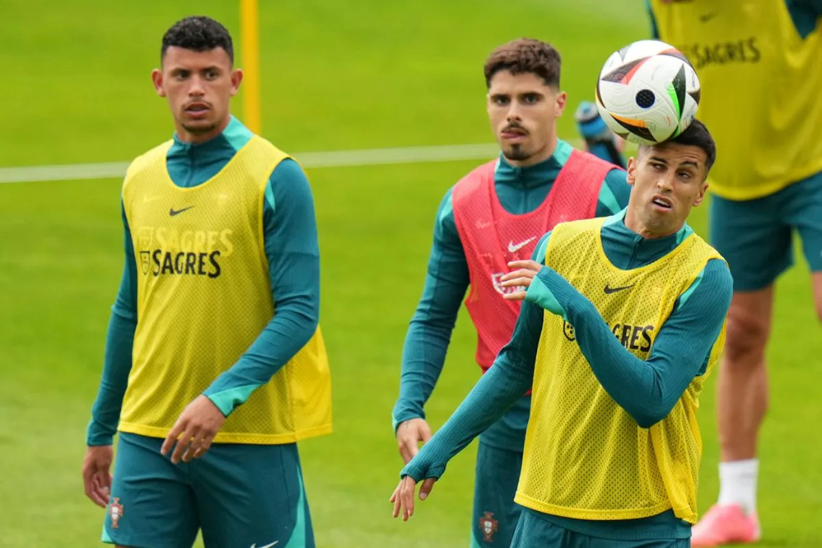 AP Barcelona está interesado en Cancelo