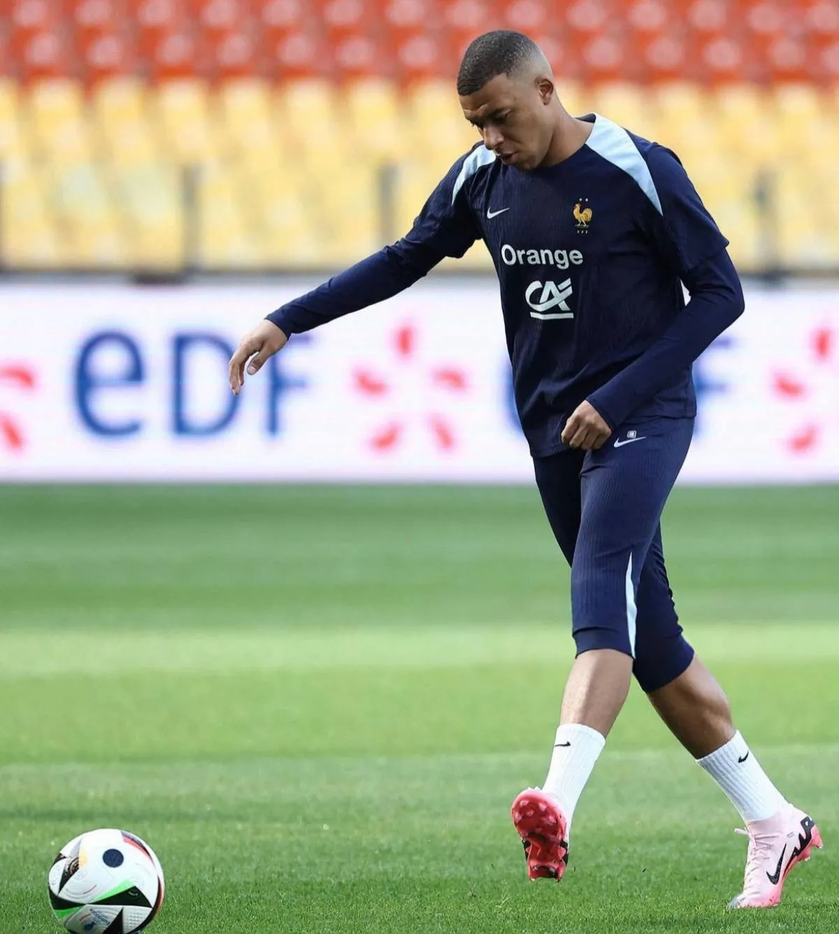 INSTAGRAM: @k.mbappe Kylian con Francia