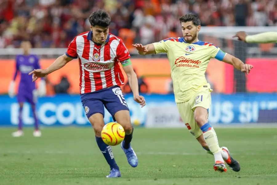 MEXSPORT Gutiérrez volvió del PSV para jugar con Chivas