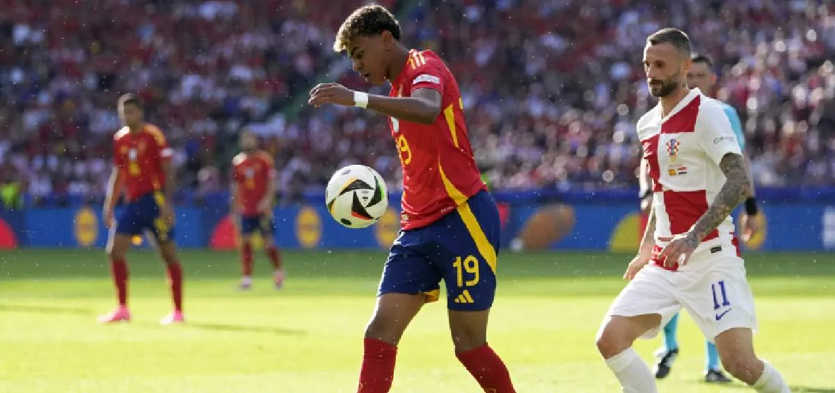 AP Yamal debutó con asistencia ante Croacia