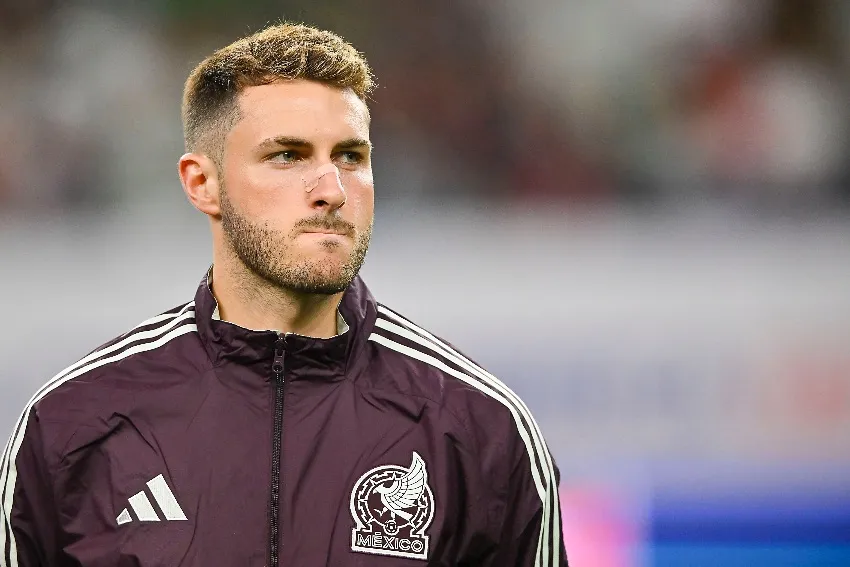 IMAGO7 Santi Giménez en un partido de México