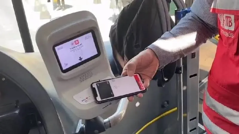 El acceso al Metro con celular será posible gracias a lectores compatibles con NFC. / RS