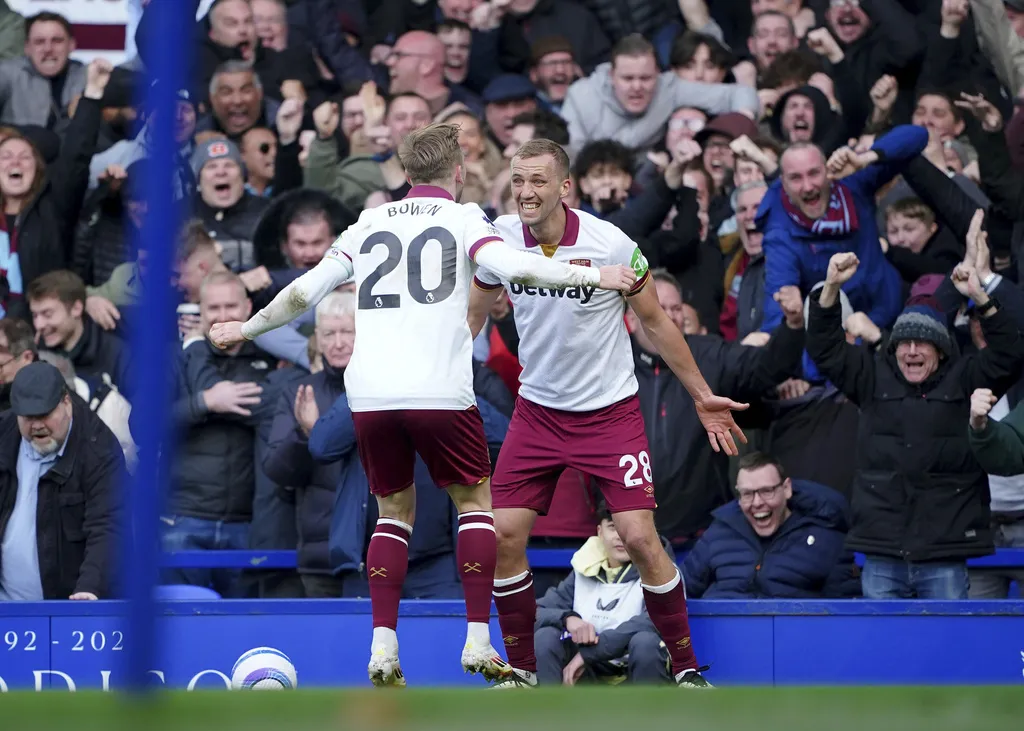 Tomas Soucek hizo el tanto de la victoria