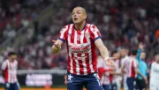 ‘Chicharito’ manda mensaje de Feliz Navidad y afición de Guadalajara pide su salida del club