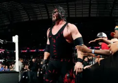 Kane en ringside después de la lucha