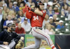 Bryce Harper batea con los Nacionales de Washington